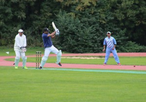 Bhat up on his toes for a good strike © Philip Crebbin